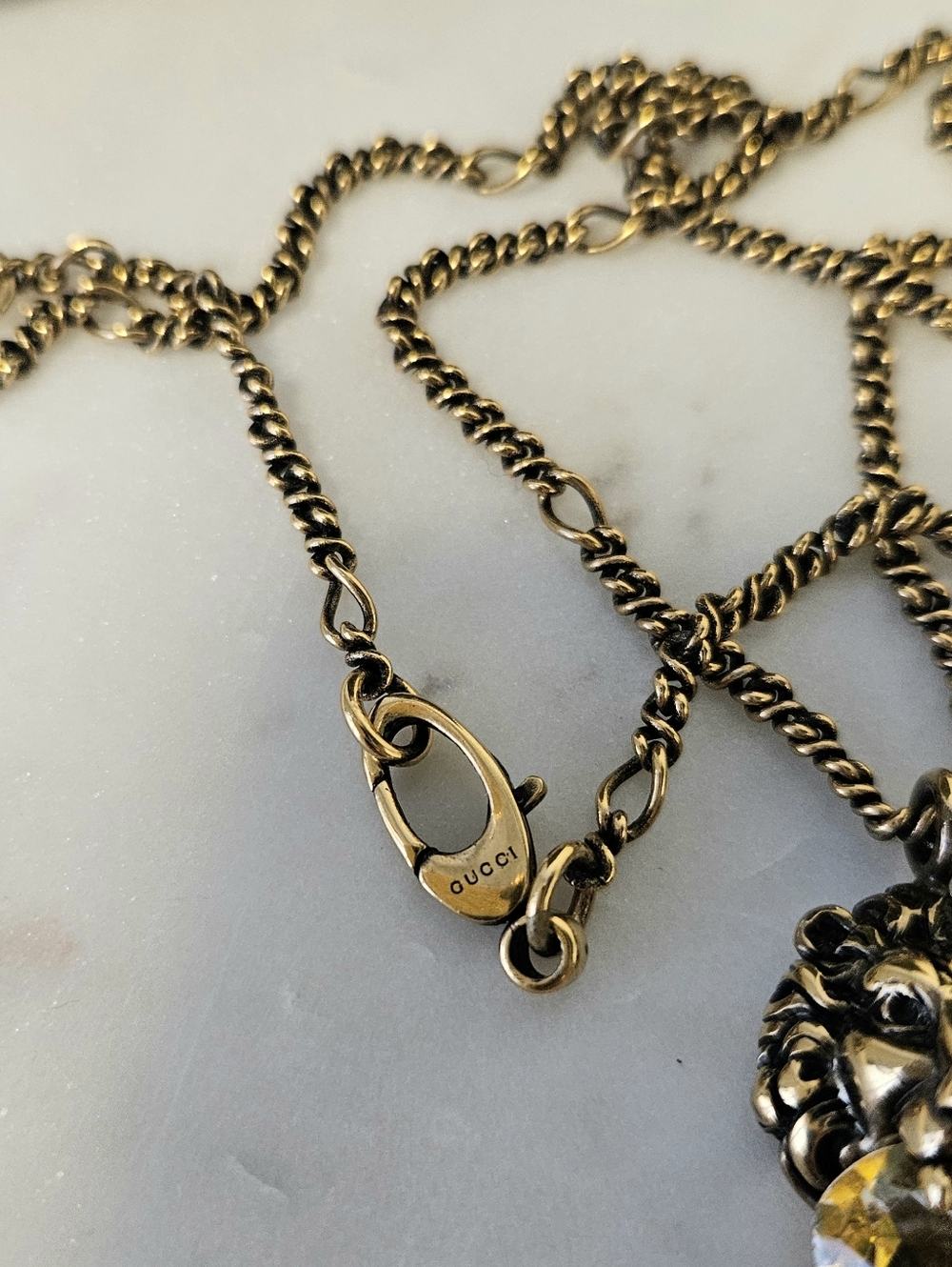 ✨️ GUCCI Lion Head Pendant Necklace with Rare Stone ✨️ - Picture 7 of 10